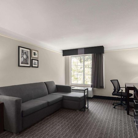 Отель La Quinta By Wyndham Santa Clarita - Valencia Stevenson Ranch Экстерьер фото