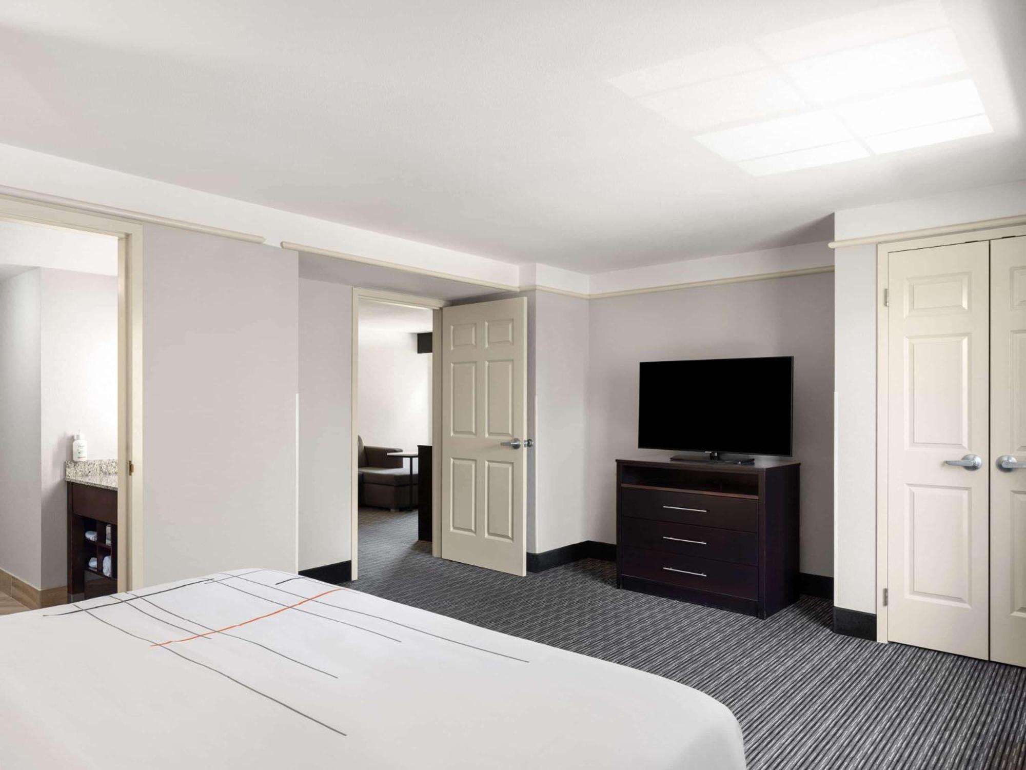 Отель La Quinta By Wyndham Santa Clarita - Valencia Stevenson Ranch Экстерьер фото