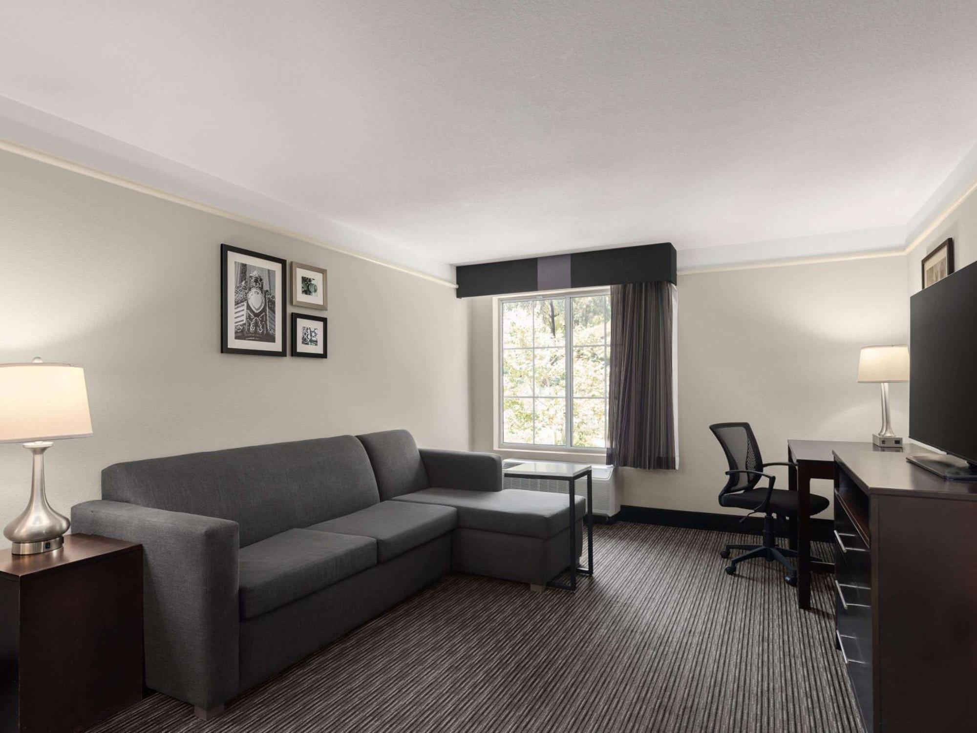 Отель La Quinta By Wyndham Santa Clarita - Valencia Stevenson Ranch Экстерьер фото