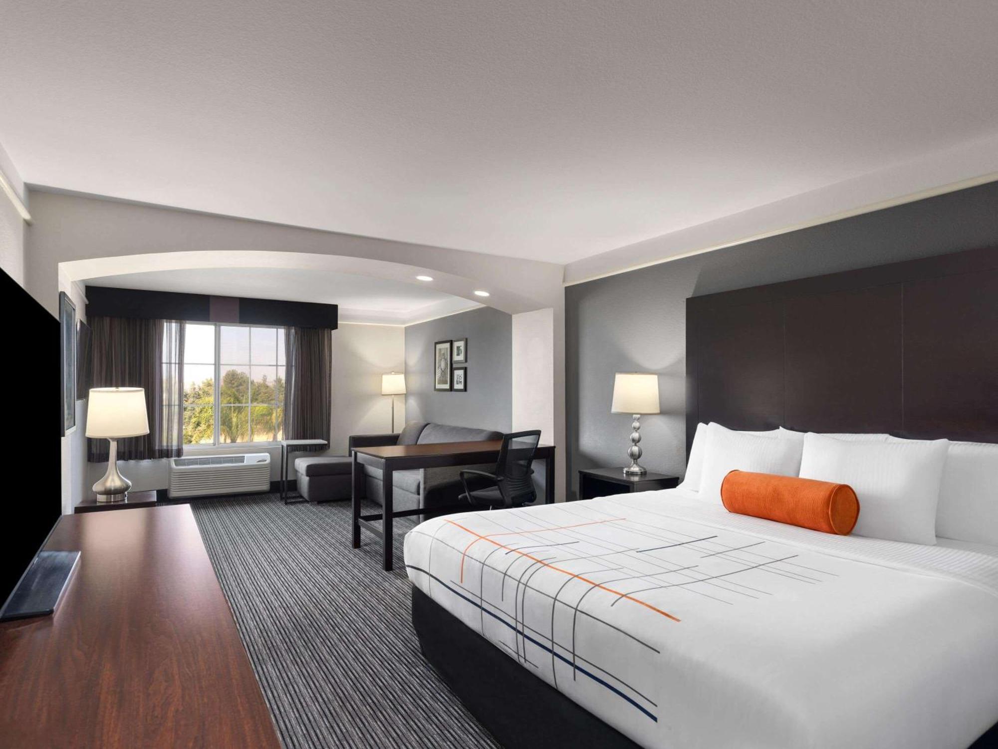 Отель La Quinta By Wyndham Santa Clarita - Valencia Stevenson Ranch Экстерьер фото