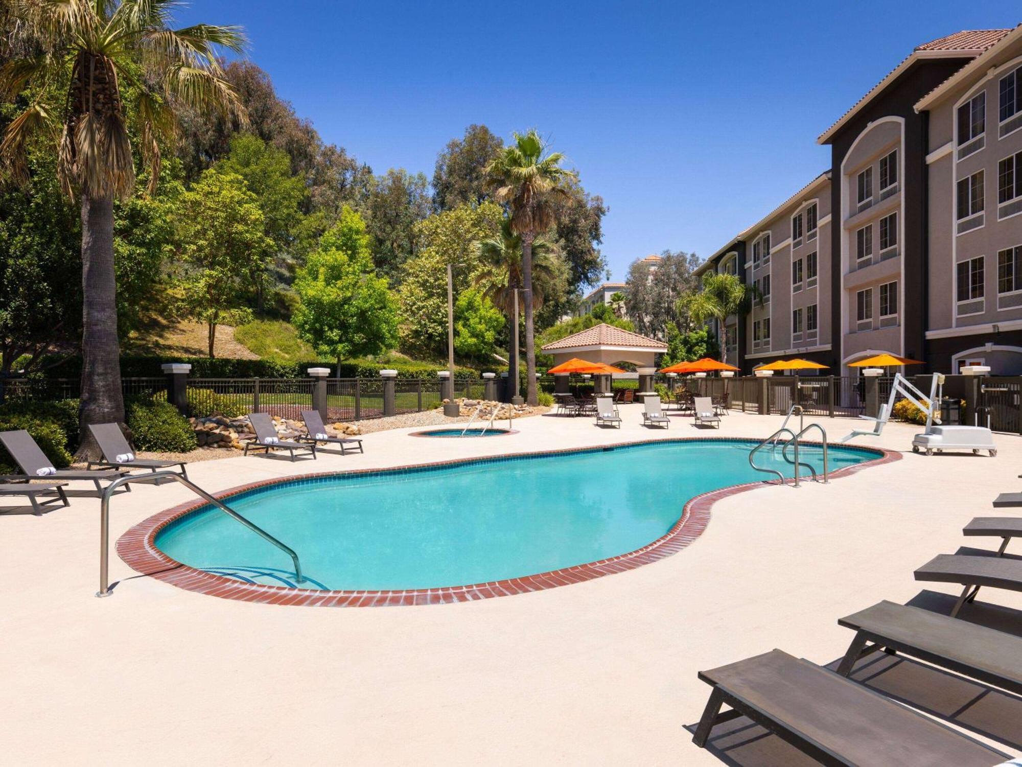 Отель La Quinta By Wyndham Santa Clarita - Valencia Stevenson Ranch Экстерьер фото