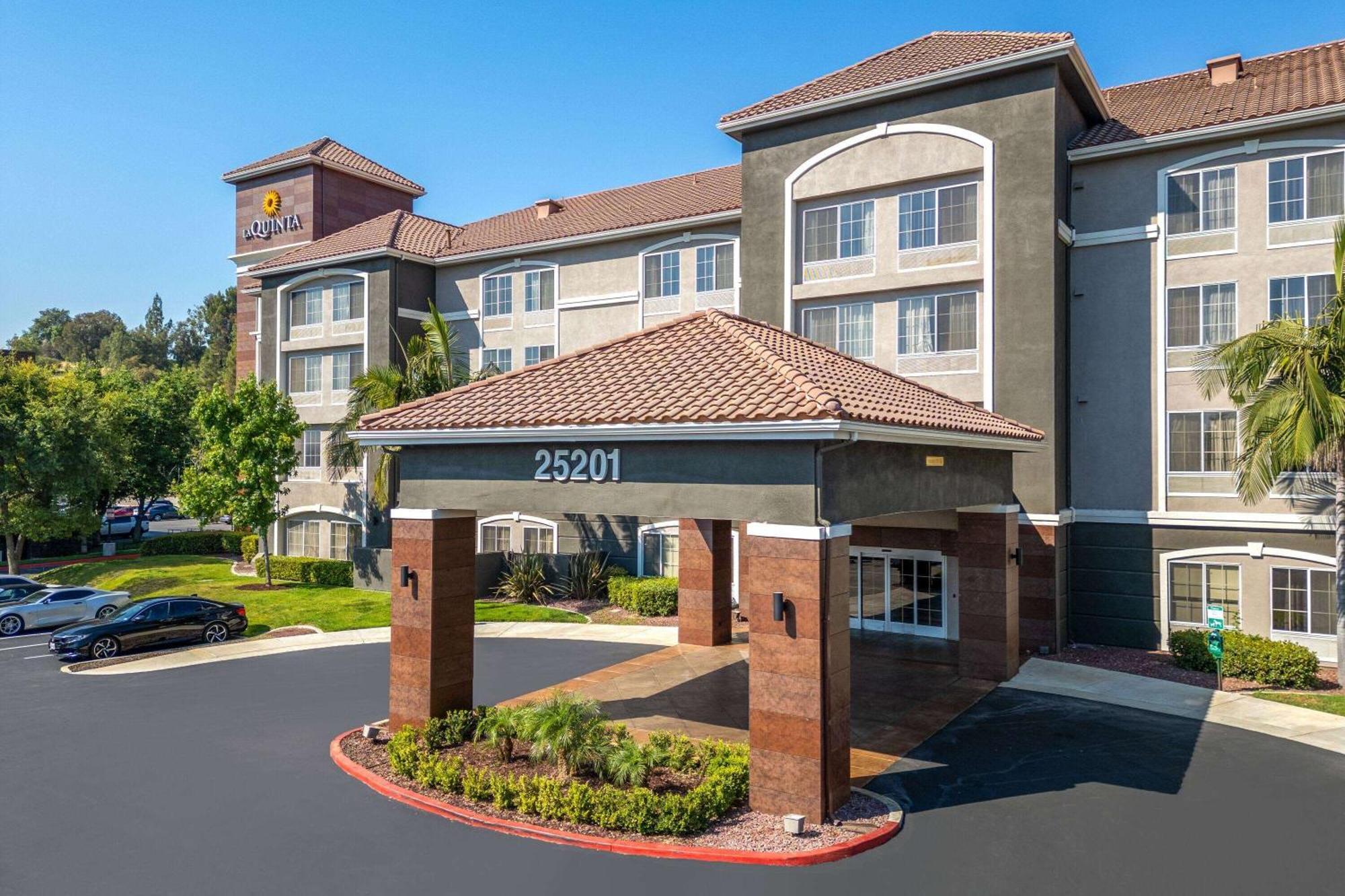Отель La Quinta By Wyndham Santa Clarita - Valencia Stevenson Ranch Экстерьер фото
