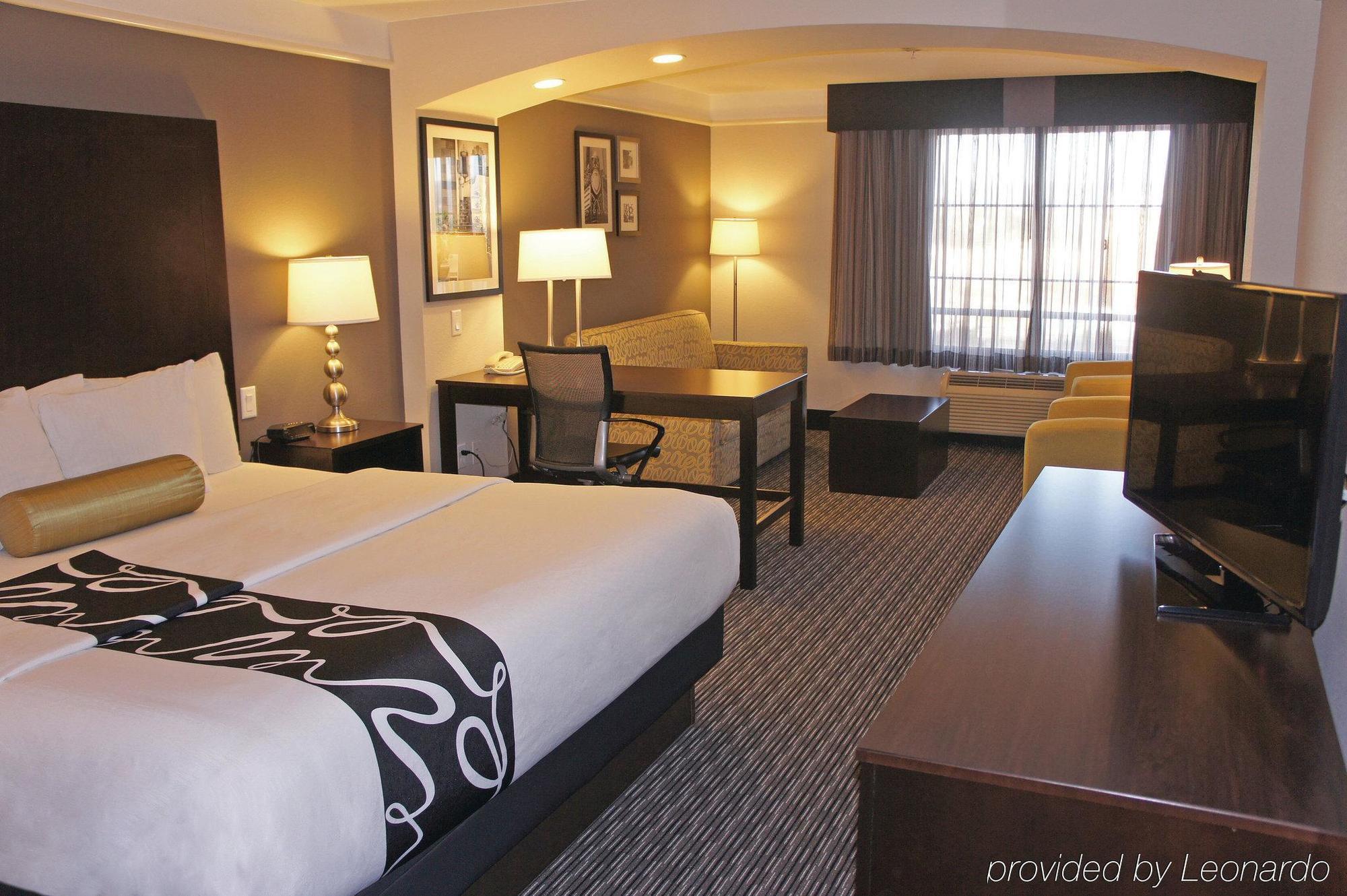 Отель La Quinta By Wyndham Santa Clarita - Valencia Stevenson Ranch Экстерьер фото