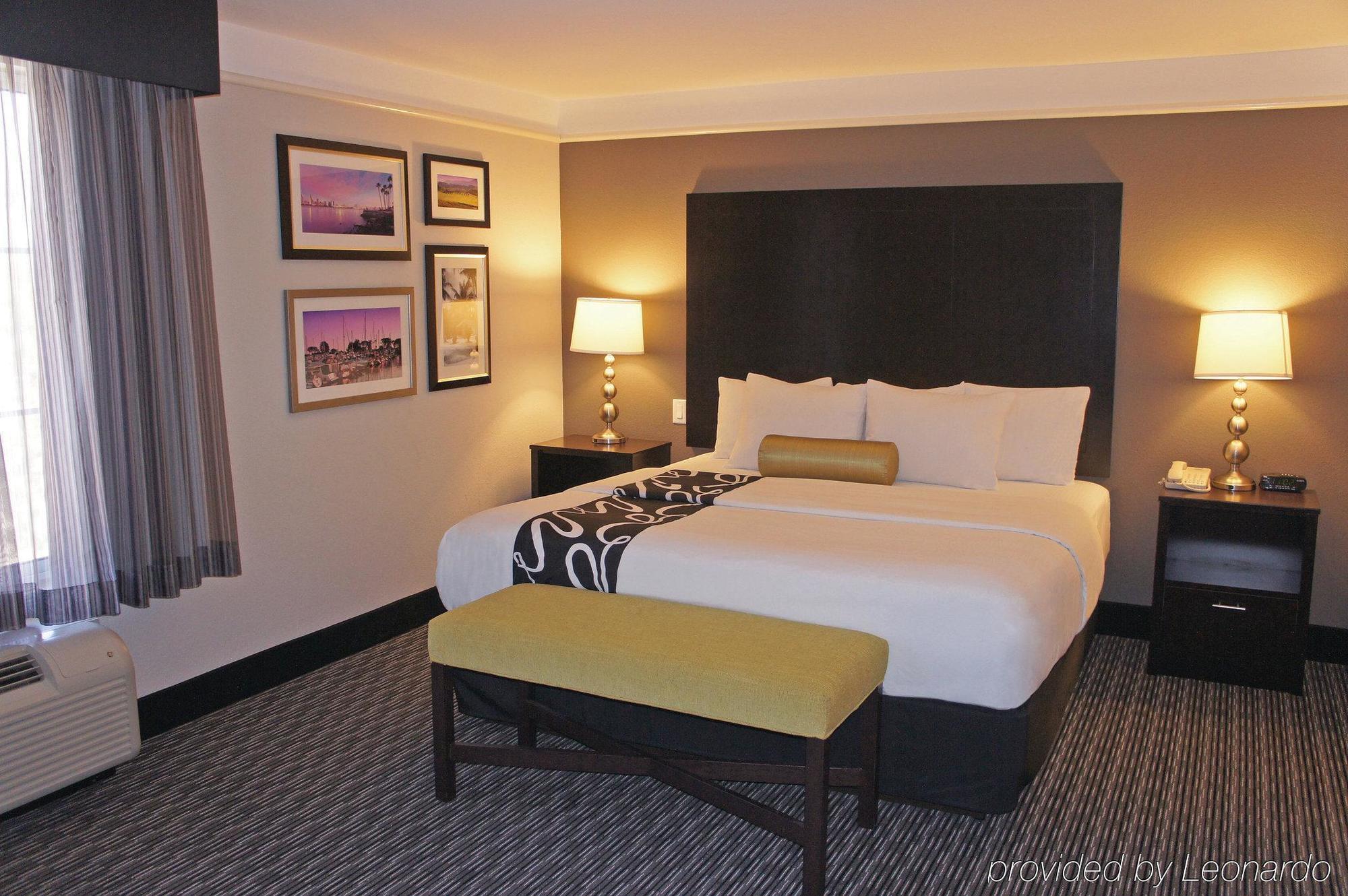 Отель La Quinta By Wyndham Santa Clarita - Valencia Stevenson Ranch Экстерьер фото
