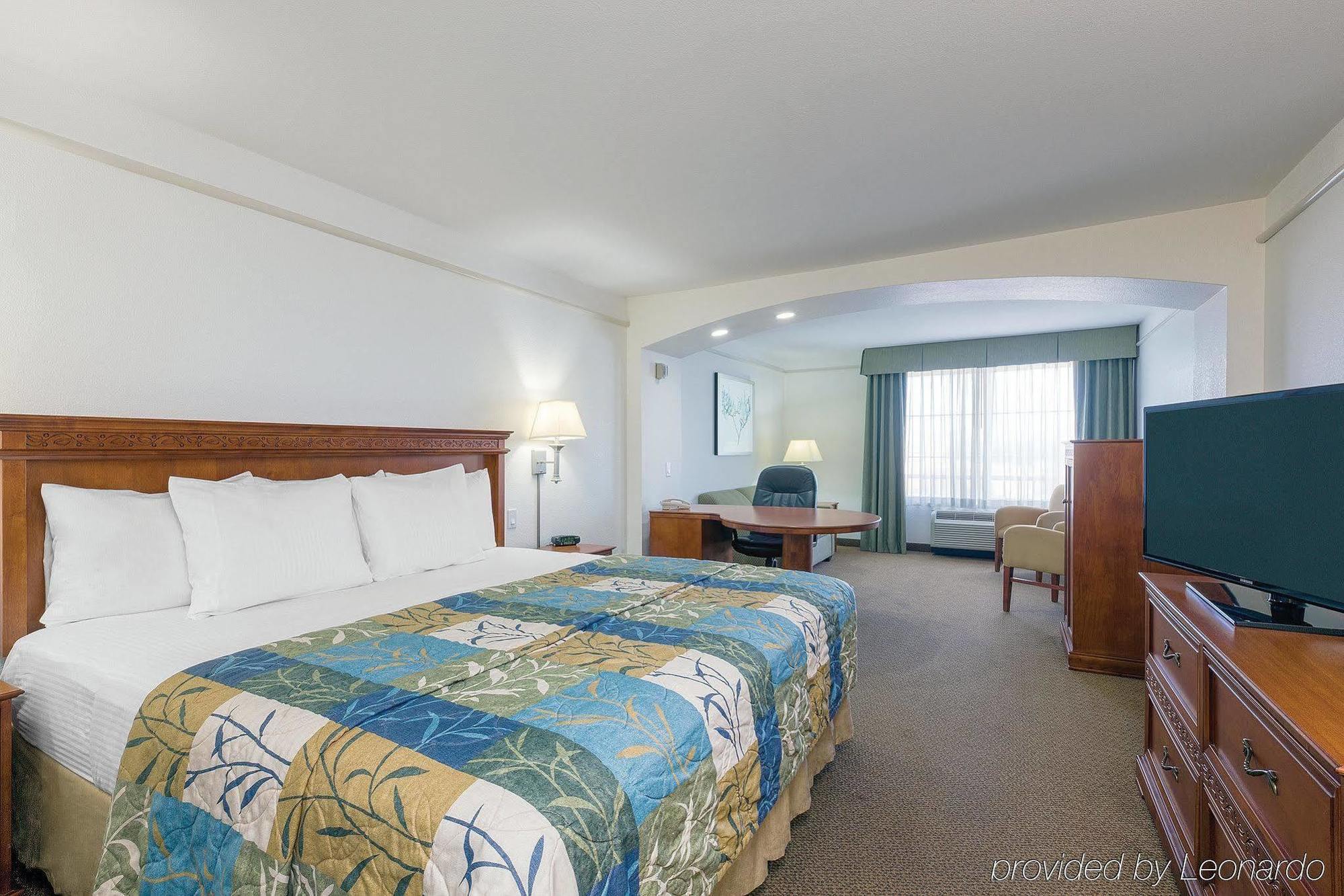 Отель La Quinta By Wyndham Santa Clarita - Valencia Stevenson Ranch Экстерьер фото